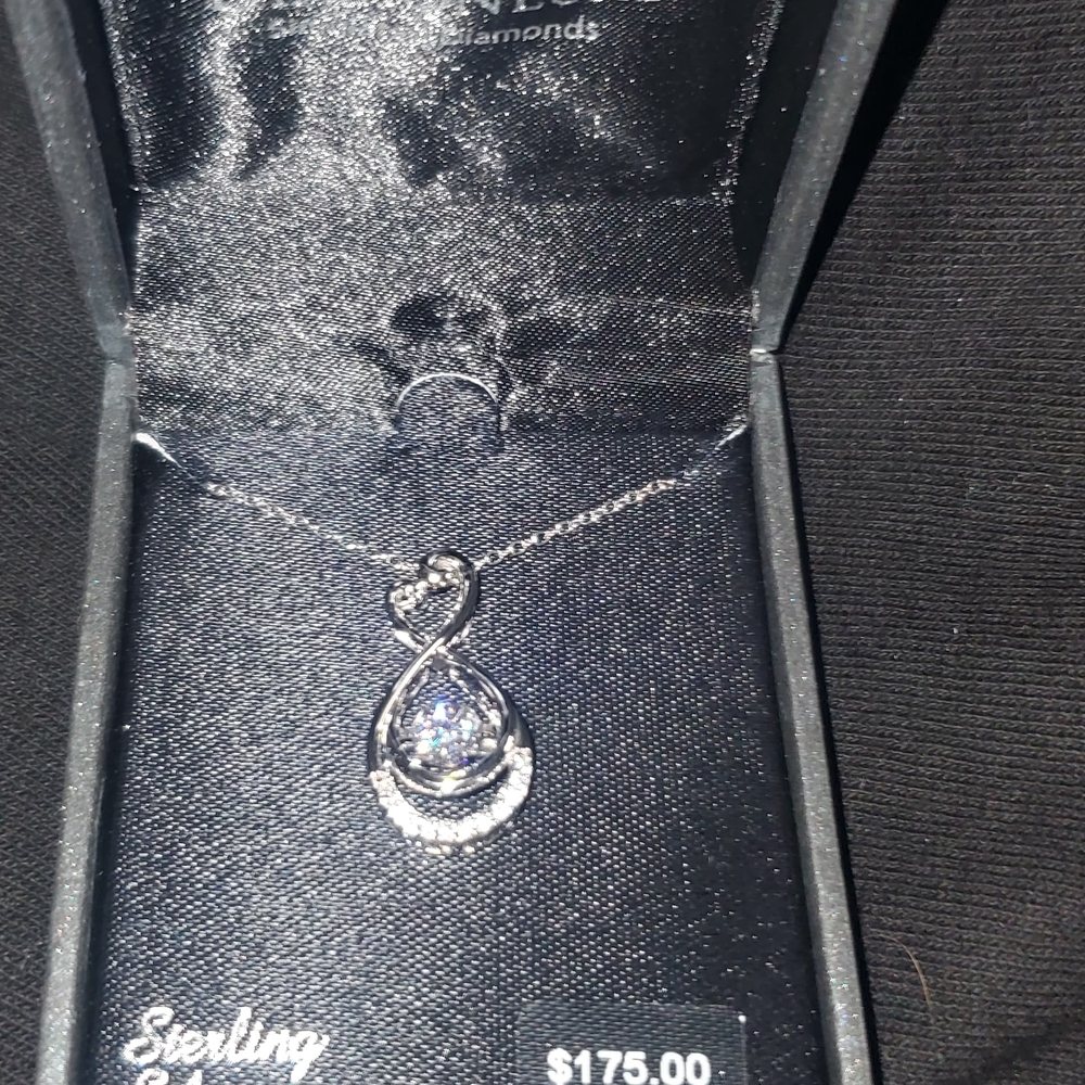 Elegant Silver Pendant Necklace 18"